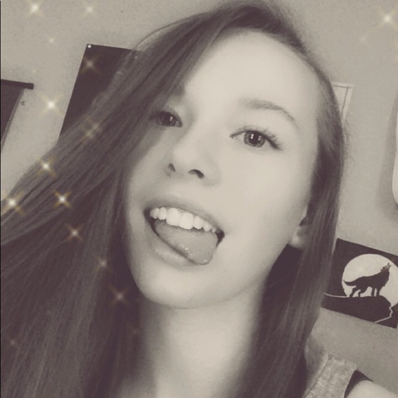 Meet your Posher, Paige - Picture 1 of 1